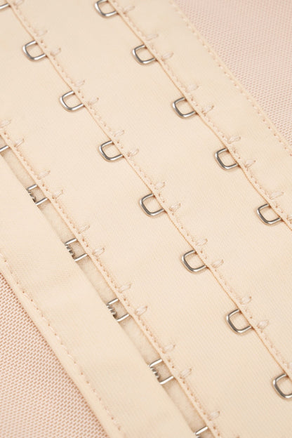 Formender Bodysuit in voller Größe mit Haken- und Ösen-Spitzenbesatz