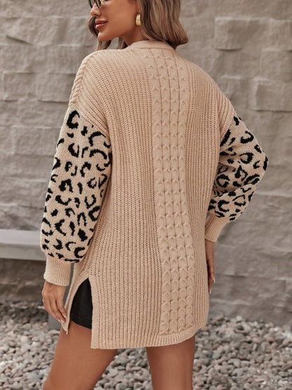Cardigan mit offener Vorderseite und Leopardenmuster und Taschen
