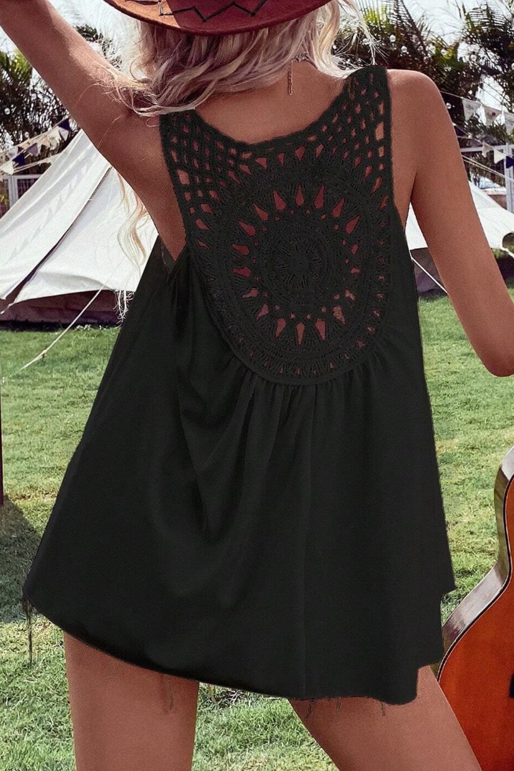 Durchbrochenes Tanktop mit V-Ausschnitt