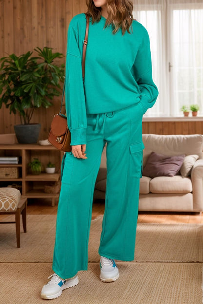 Set aus langärmligem Oberteil mit Rundhalsausschnitt und Hose mit Kordelzug in voller Größe