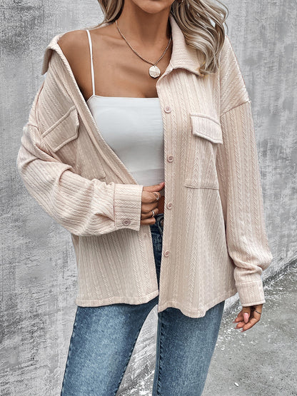 Jacke mit Taschen und Knöpfen und überschnittenen Schultern