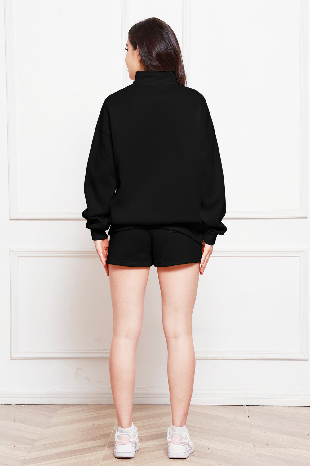 Set aus langärmligem Sweatshirt mit halbem Reißverschluss und Shorts mit Kordelzug