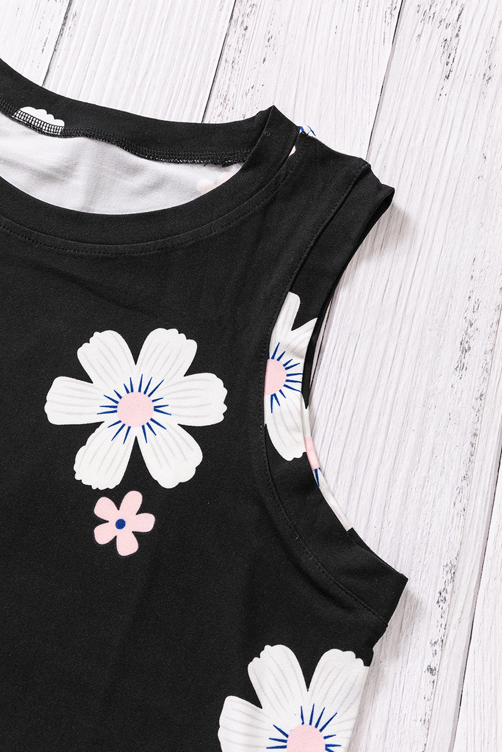 Tanktop mit Rundhalsausschnitt und Seitenschlitz