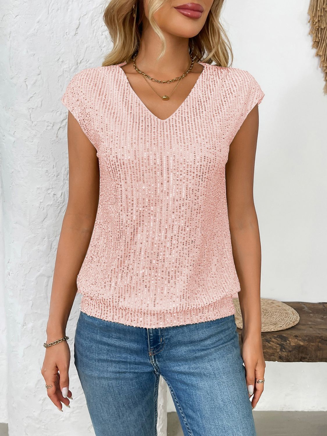 Paillettenbesetztes Top mit V-Ausschnitt und Flügelärmeln