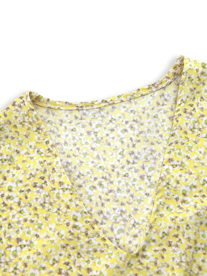 Langärmliges Midikleid mit Blumenmuster und V-Ausschnitt