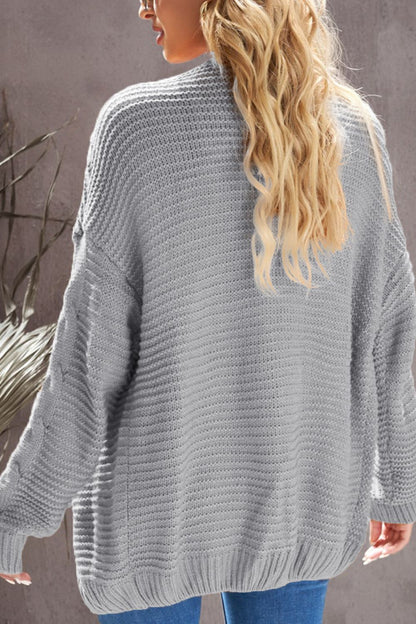 Strickjacke mit offener Vorderseite und Zopfmuster