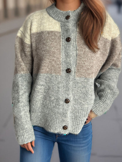 Strickjacke mit Rundhalsausschnitt und Knopfleiste in Farbblock-Optik