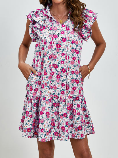 Minikleid mit Blumenmuster und Flügelärmeln