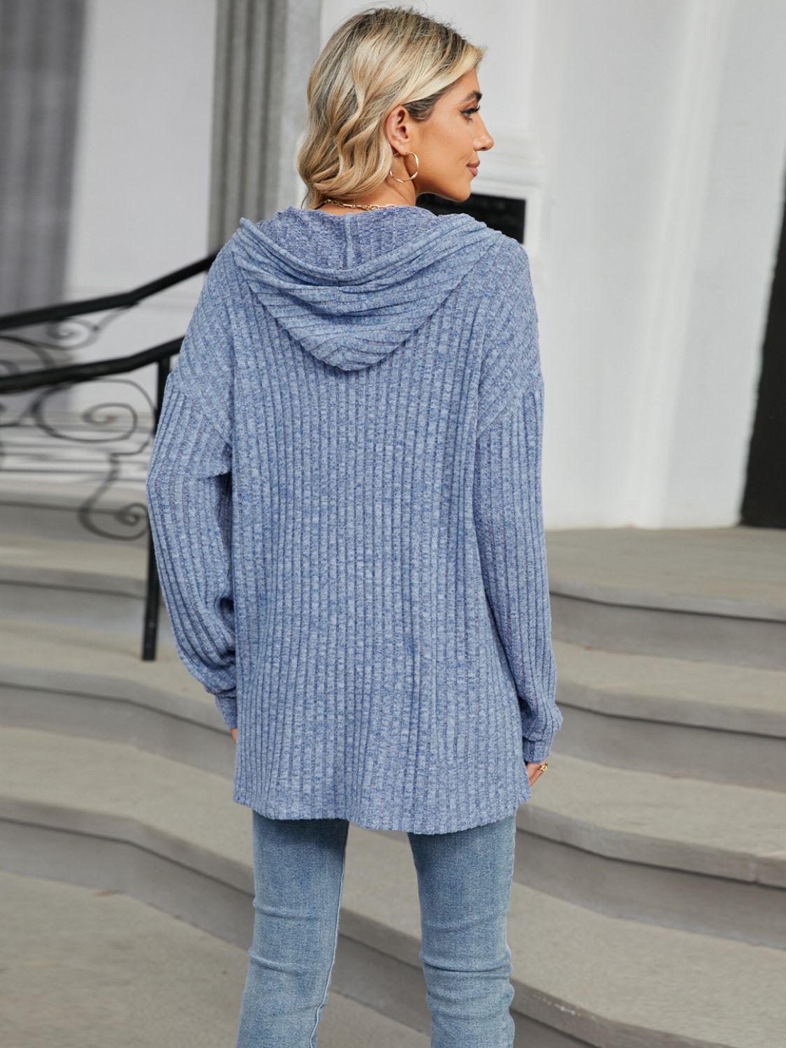 Langarm-Kapuzenoberteil mit halber Knopfleiste