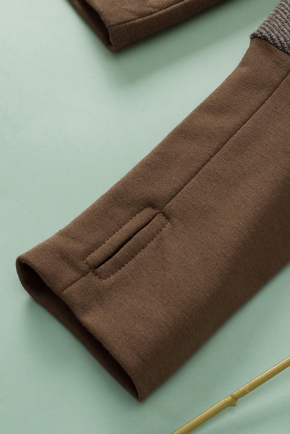 Langarmbluse mit Farbblockdesign und Kerben