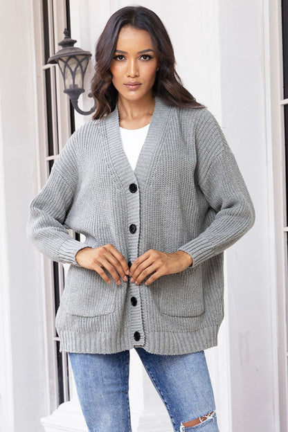 Langärmlige Strickjacke mit Knöpfen und Taschen