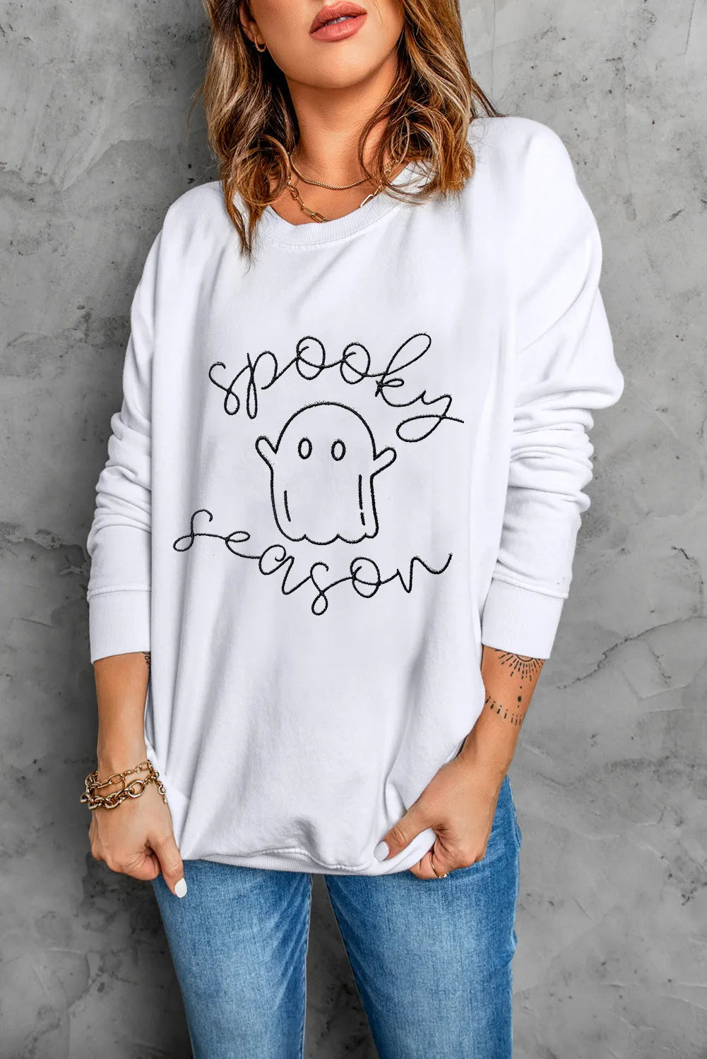 Sweatshirt mit Ghost-Grafik und langen Ärmeln und überschnittener Schulter