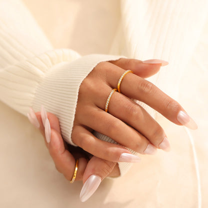 Titanstahlring mit eingelegtem Zirkon