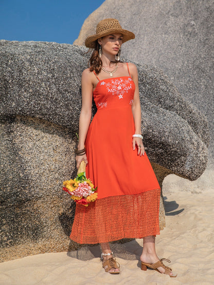 Besticktes Midi-Camisole-Kleid mit quadratischem Ausschnitt