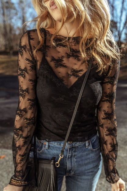 Set aus Chorhemd-Camisole und langärmligem Spitzen-Überwurf