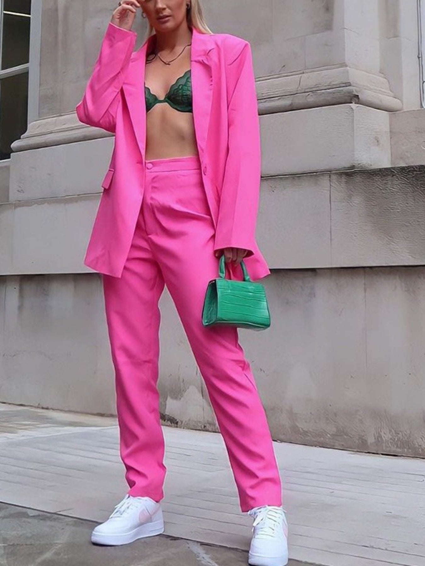 bb2157362fda43d28147d95fef060055-Max