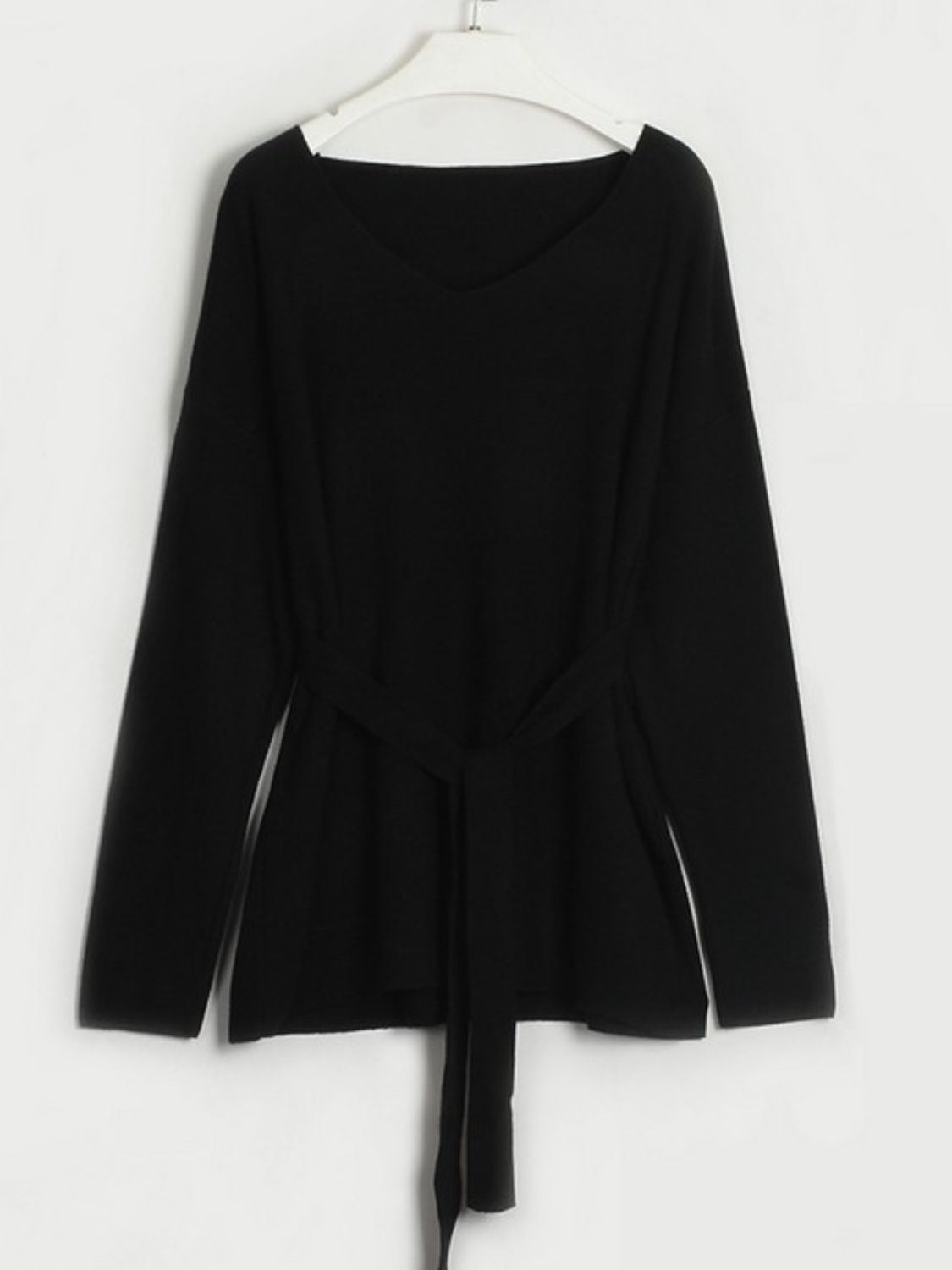 Set aus langärmligem Oberteil mit V-Ausschnitt und Hose mit Kordelzug