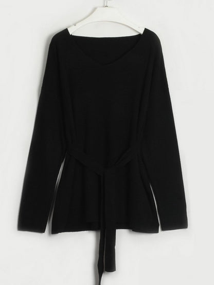 Set aus langärmligem Oberteil mit V-Ausschnitt und Hose mit Kordelzug