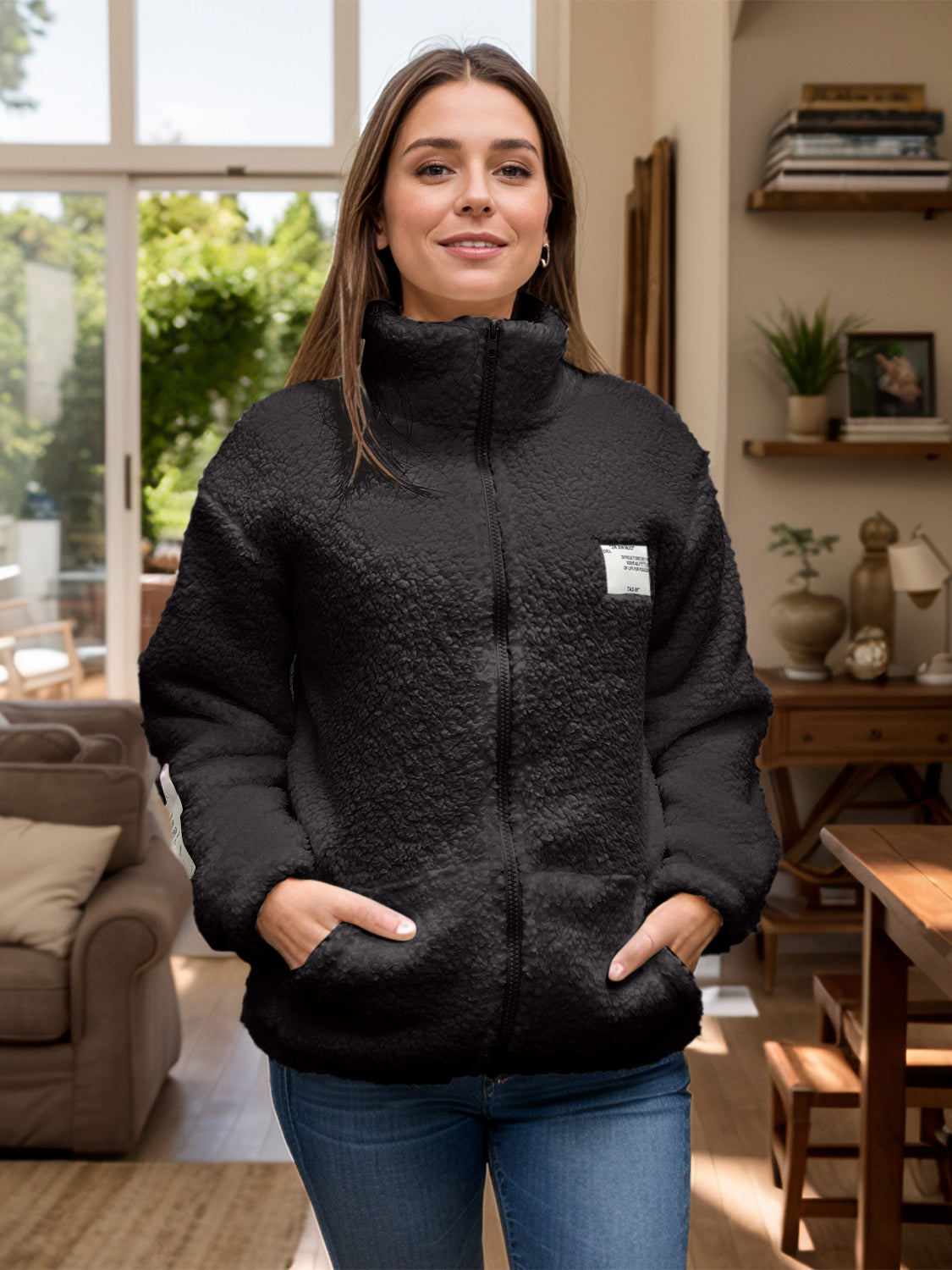 Sherpa-Jacke mit Rollkragen und Reißverschluss in voller Größe und langen Ärmeln