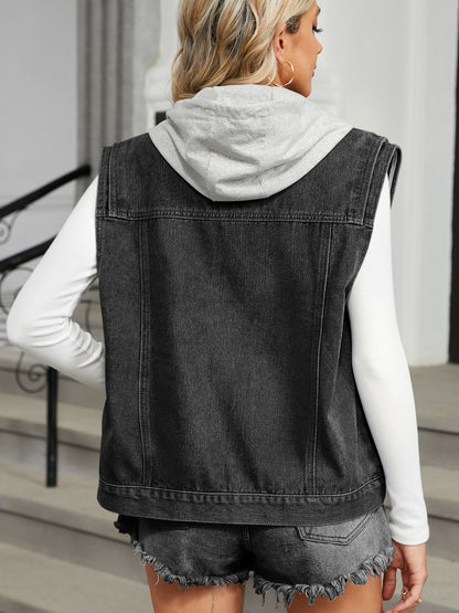 Ärmellose Jeansjacke mit Taschen und Knopfleiste