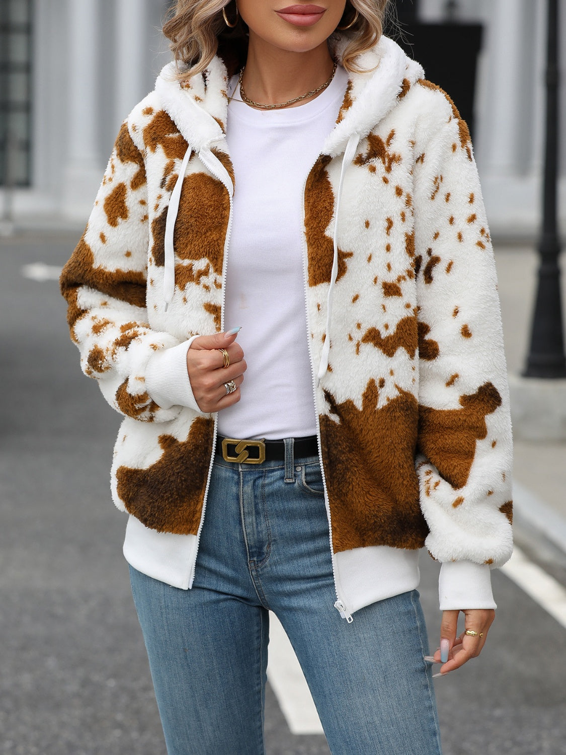 Flauschige Kapuzenjacke mit Kordelzug und Reißverschluss