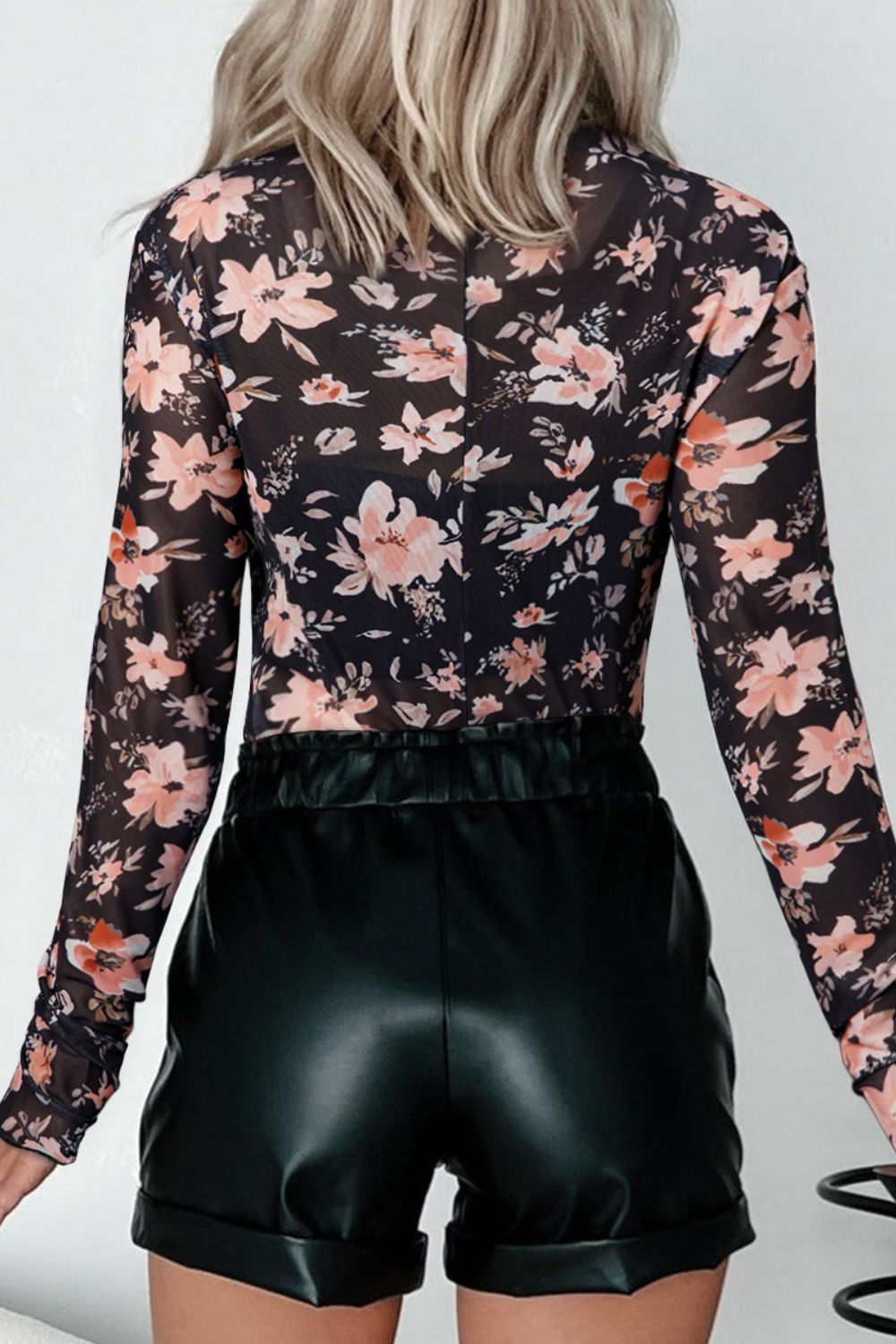 Langärmlige Bluse mit Rollkragen und Blumenmuster