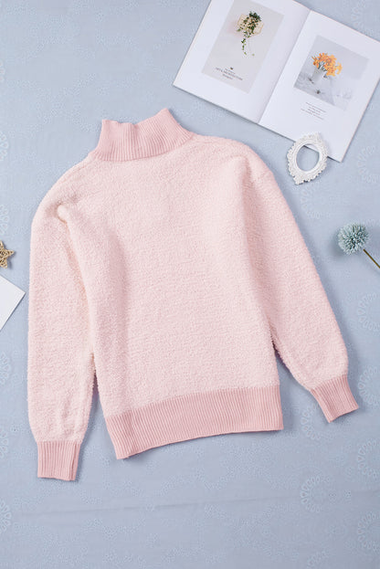 Langärmliger Pullover mit Stehkragen und Knopfdetail