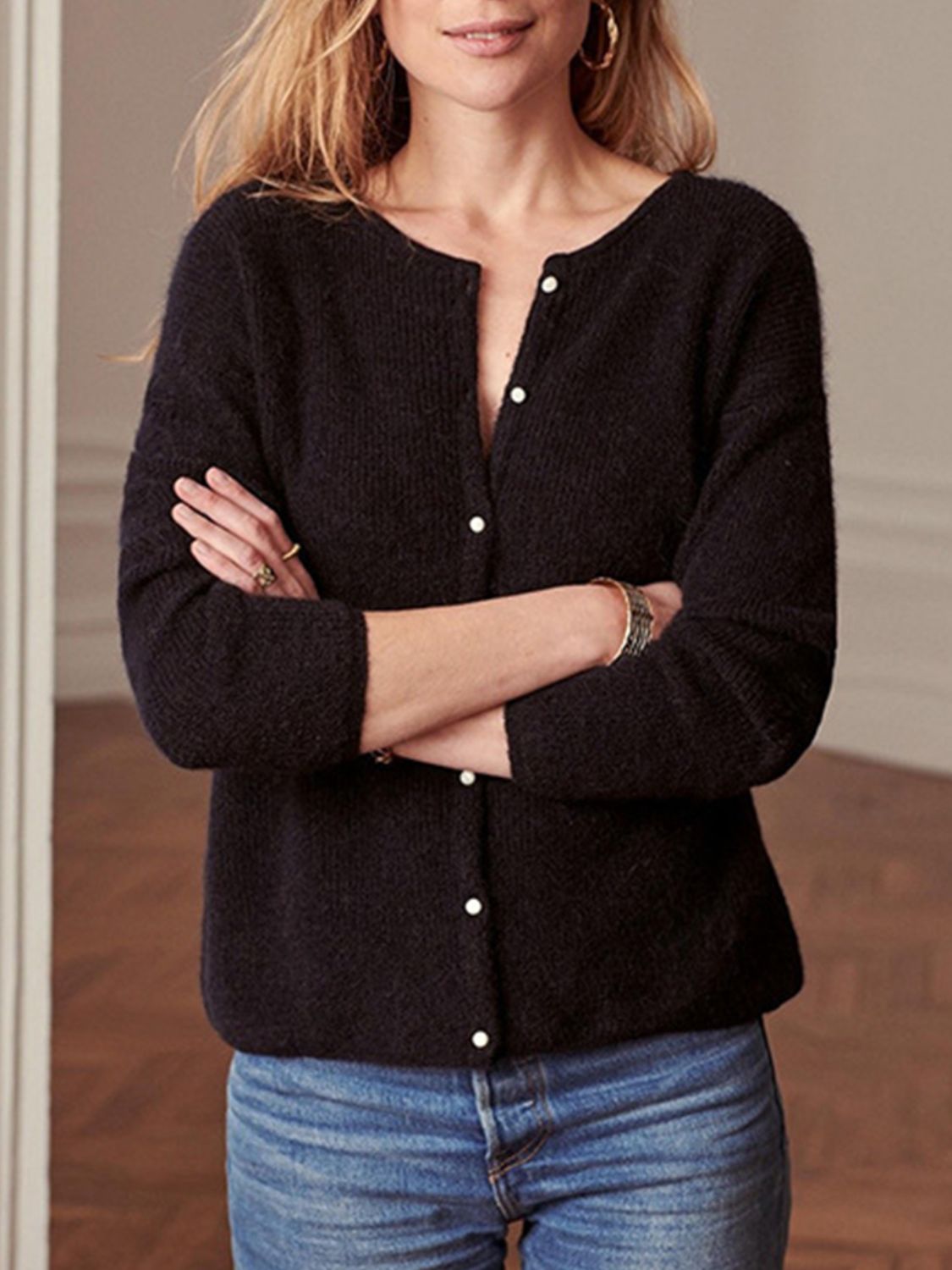 Langärmliger Pullover mit Knopfleiste