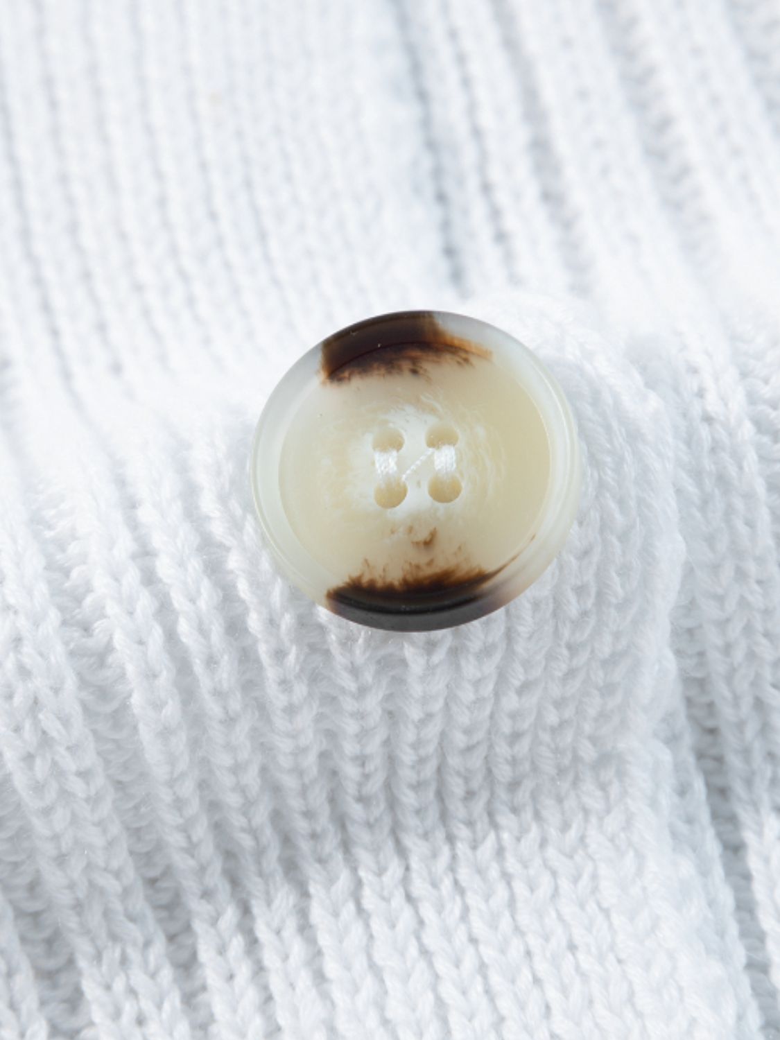 Strickjacke mit Kragen und Knopfleiste und langen Ärmeln