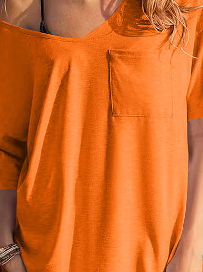 T-Shirt-Kleid mit V-Ausschnitt und kurzen Ärmeln und Taschen