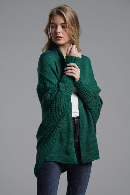 Strickjacke mit offenen Fledermausärmeln vorne
