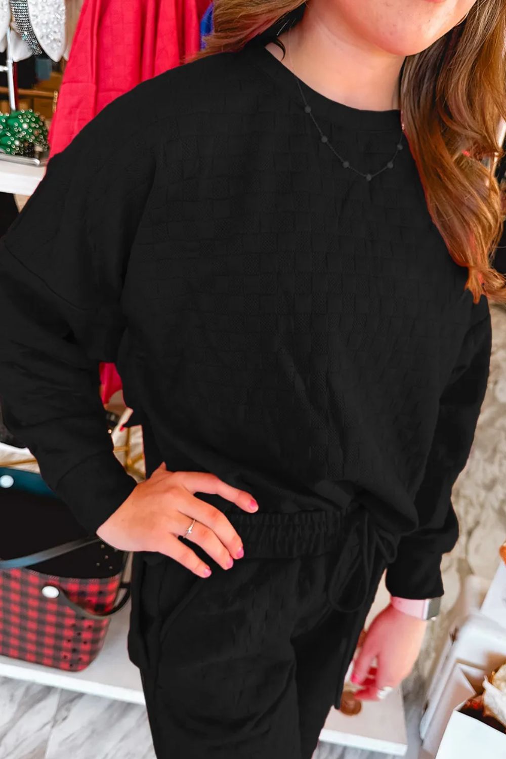 Set aus Oberteil und Hose mit hohem und niedrigem Rundhalsausschnitt