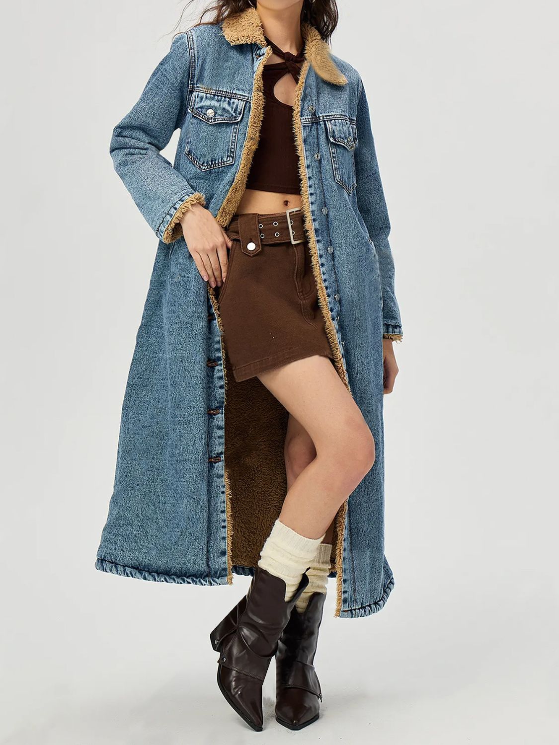 Jeansjacke mit Knopfleiste und Taschen und Pelzfutter
