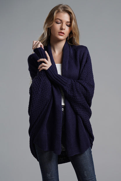 Strickjacke mit offenen Fledermausärmeln vorne