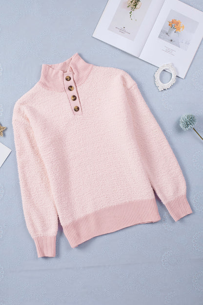 Langärmliger Pullover mit Stehkragen und Knopfdetail