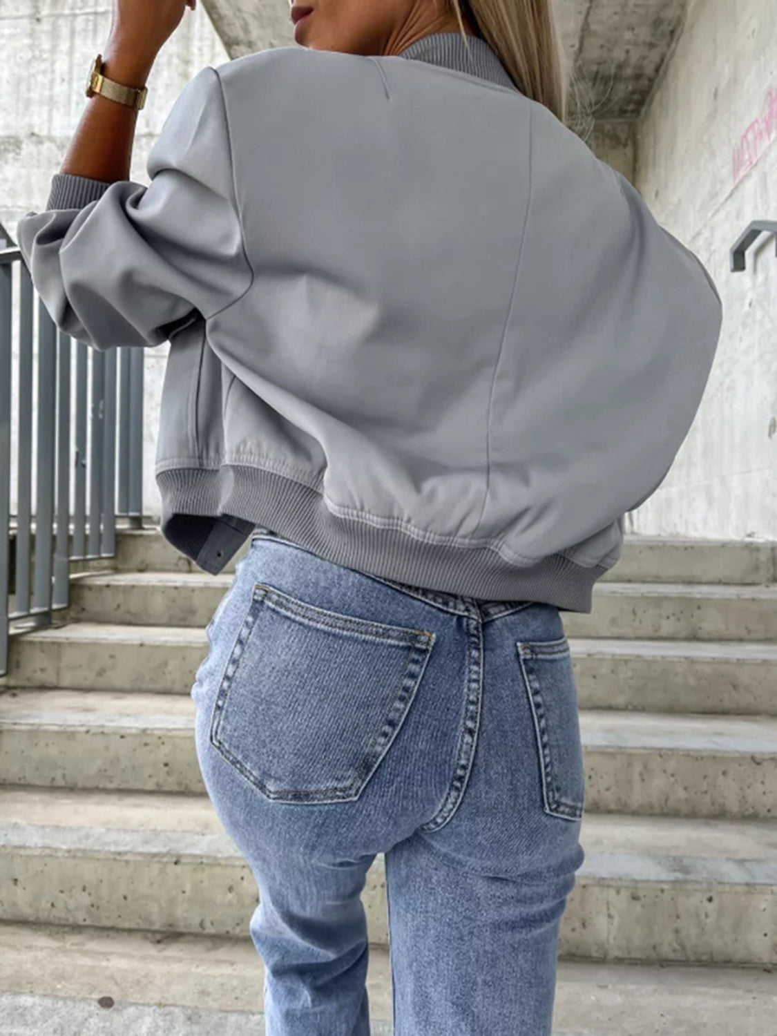 Jacke mit Baseballkragen und überschnittenen Schultern