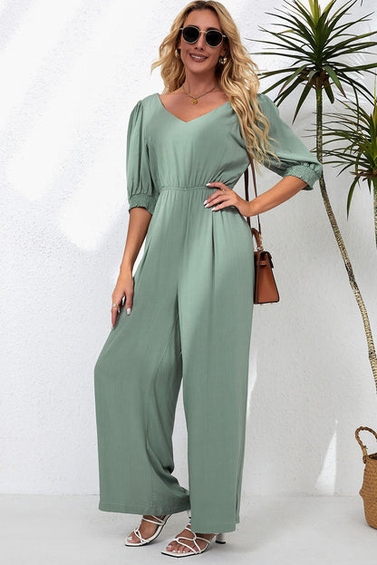 Jumpsuit mit V-Ausschnitt und halblangen Ärmeln