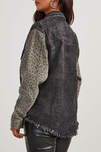 Jeansjacke mit Leopardenmuster und Druckknöpfen