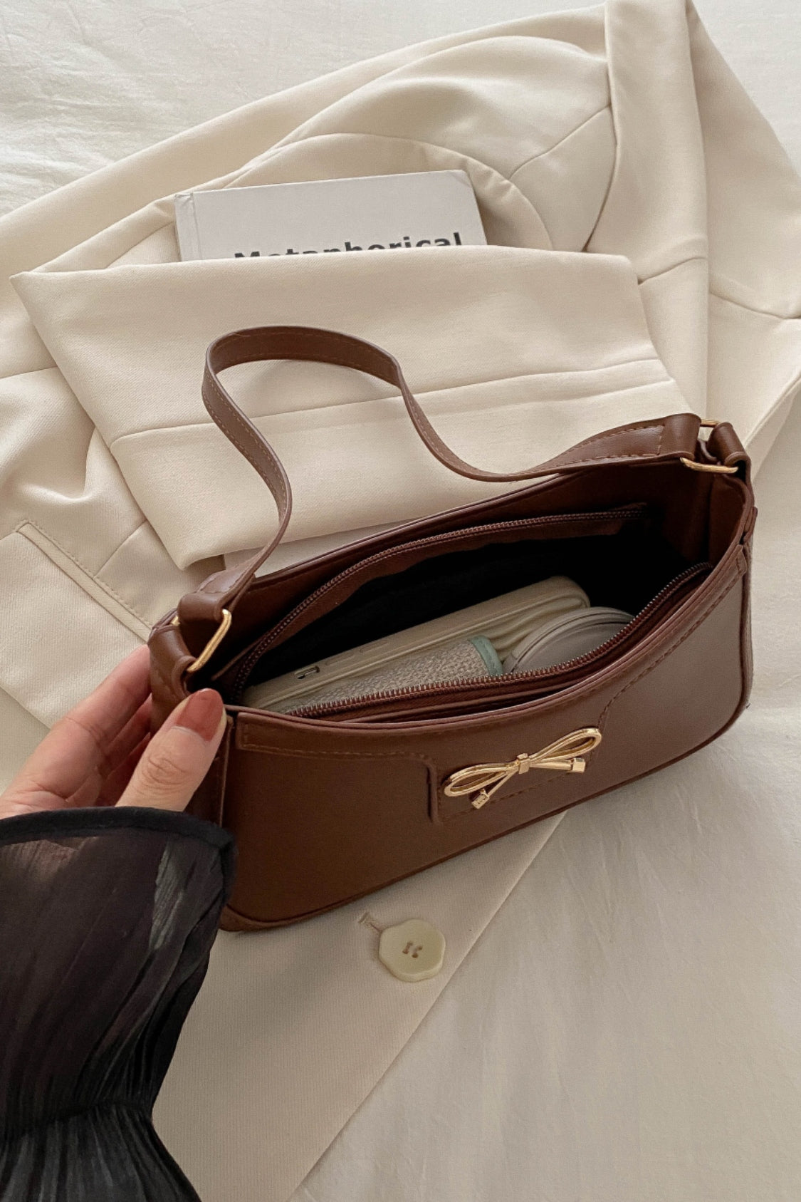 Schultertasche aus PU-Leder mit Schleife