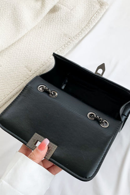 Umhängetasche aus PU-Leder mit Nieten