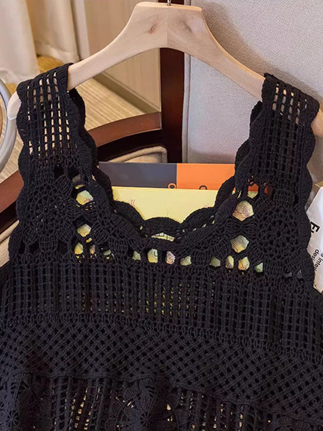 Durchbrochenes Tanktop mit U-Ausschnitt