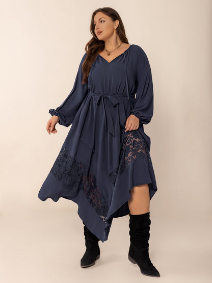 Plus Size Langärmliges Midikleid mit Spitzendetail und Bindeband am Hals