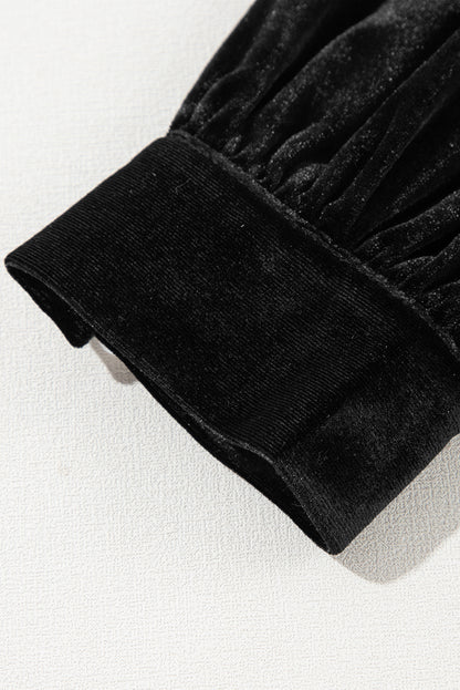 Kleid mit Rüschensaum, Schlitz, V-Ausschnitt und langen Ärmeln