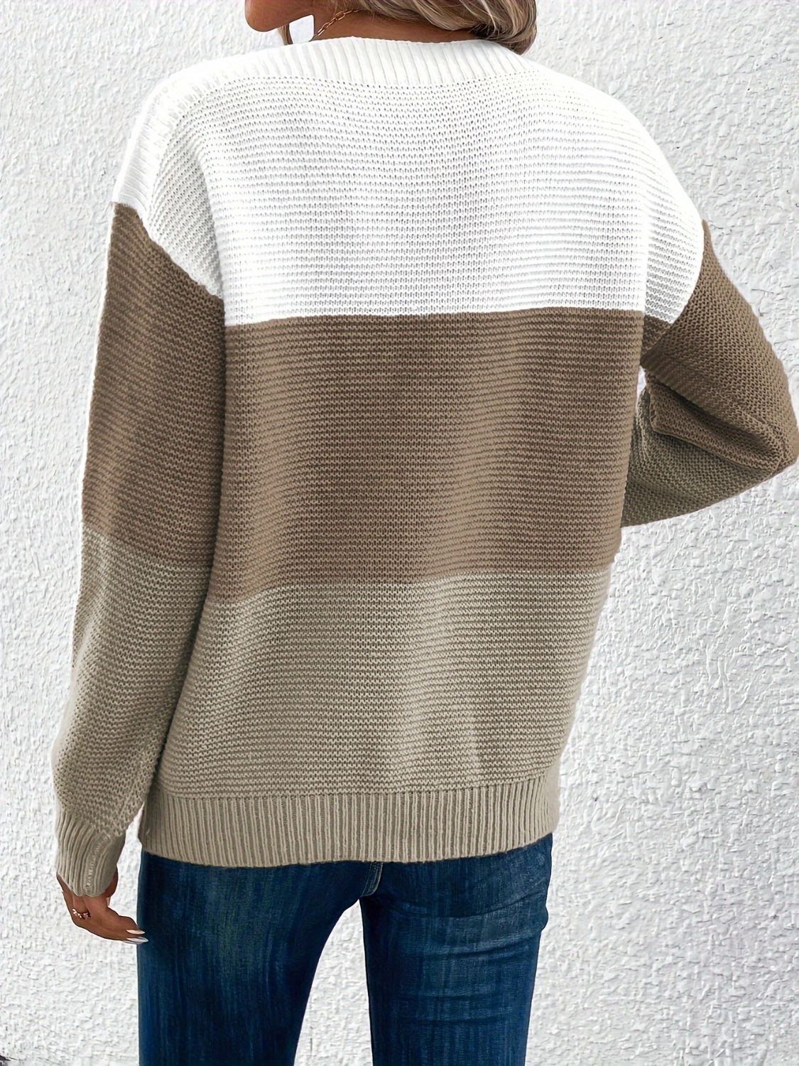 Pullover mit U-Boot-Ausschnitt und Farbblockdesign