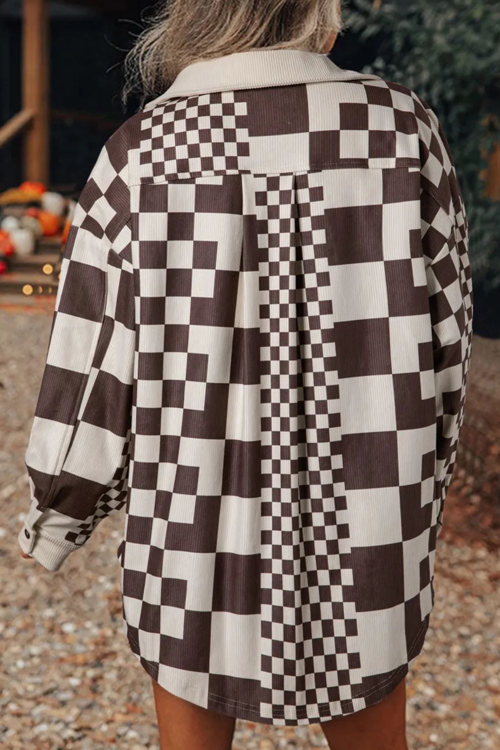 Karierte Jacke mit langen Ärmeln und Taschen zum Knöpfen