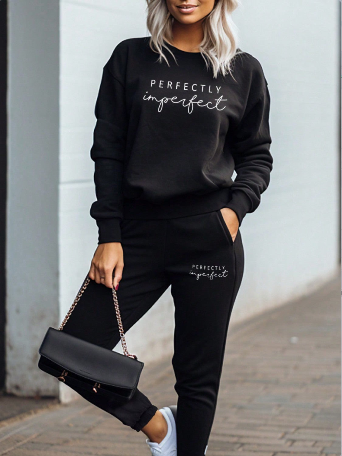 PERFECTLY IMPERFECT – Set aus Sweatshirt und Jogginghose mit Grafik