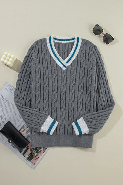 Langärmliger Pullover mit V-Ausschnitt und Zopfmuster