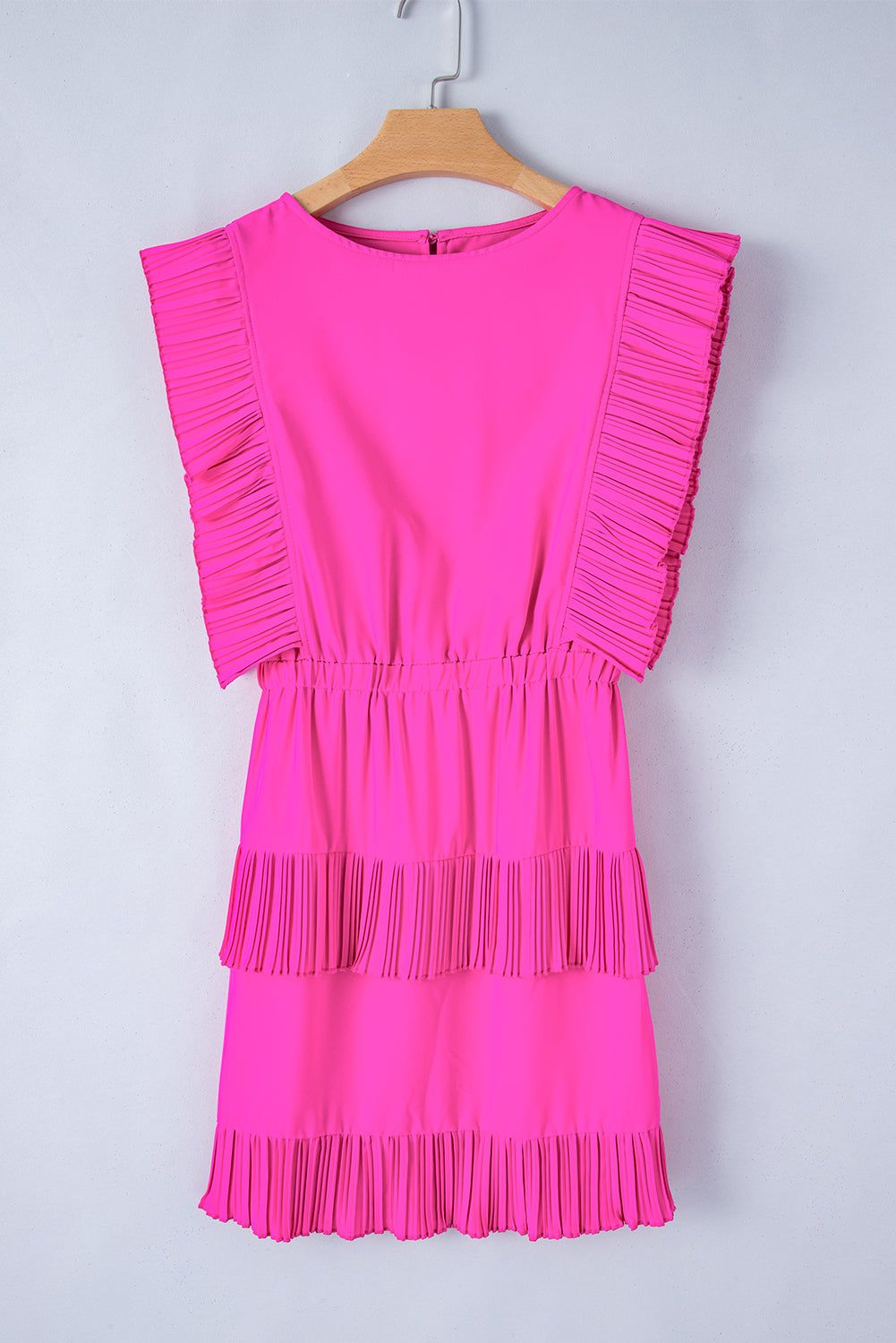 Gerüschtes Minikleid mit Rundhalsausschnitt und Flügelärmeln