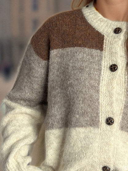 Strickjacke mit Rundhalsausschnitt und Knopfleiste in Farbblock-Optik