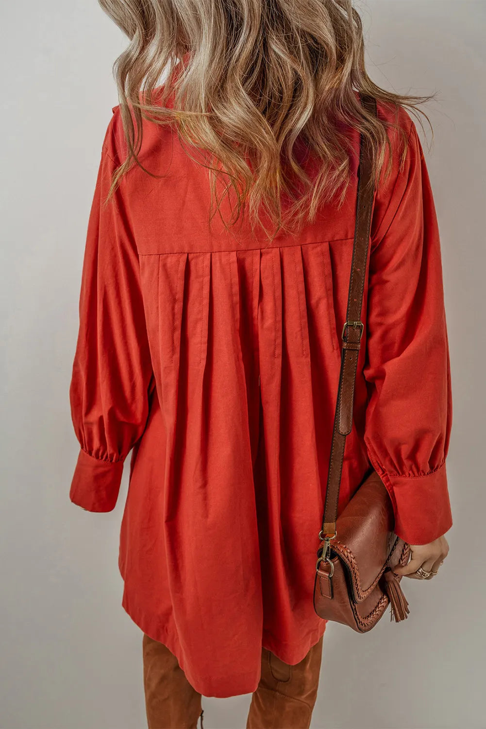 Hemdkleid mit Taschen und Knopfleiste und langen Ärmeln